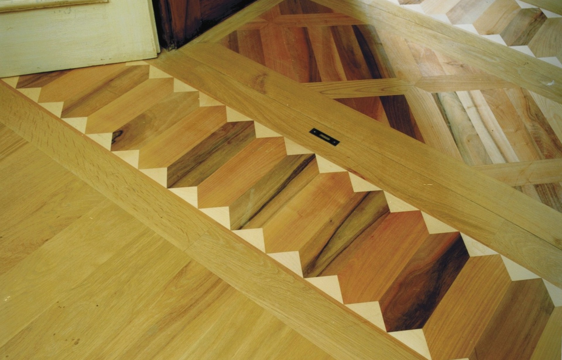 Frises - parquet-en-chene-massif