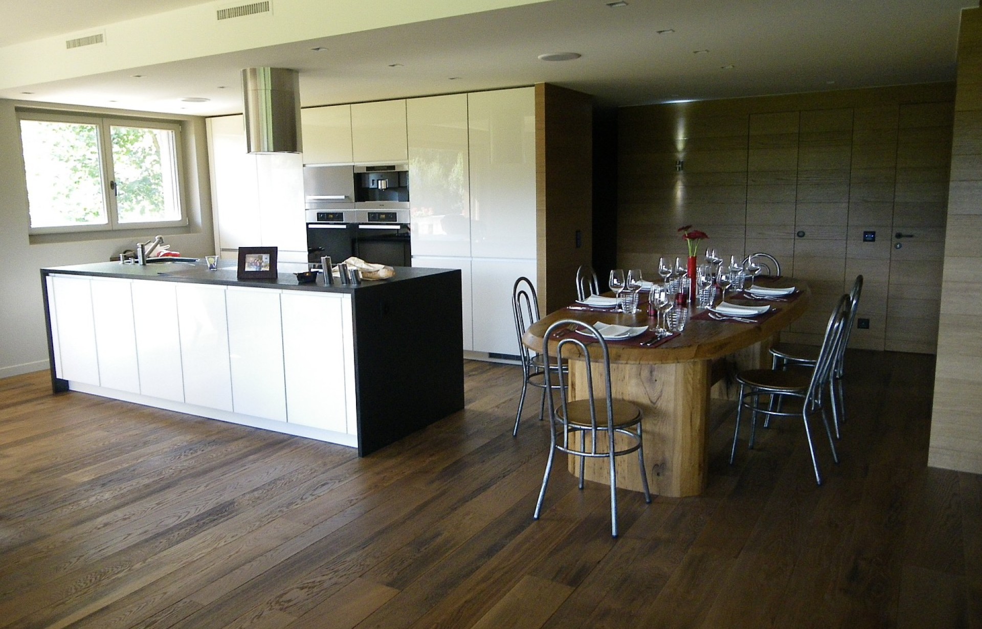 Parquet Lame droite massif traditionnel avec chanfrein (22 mm)