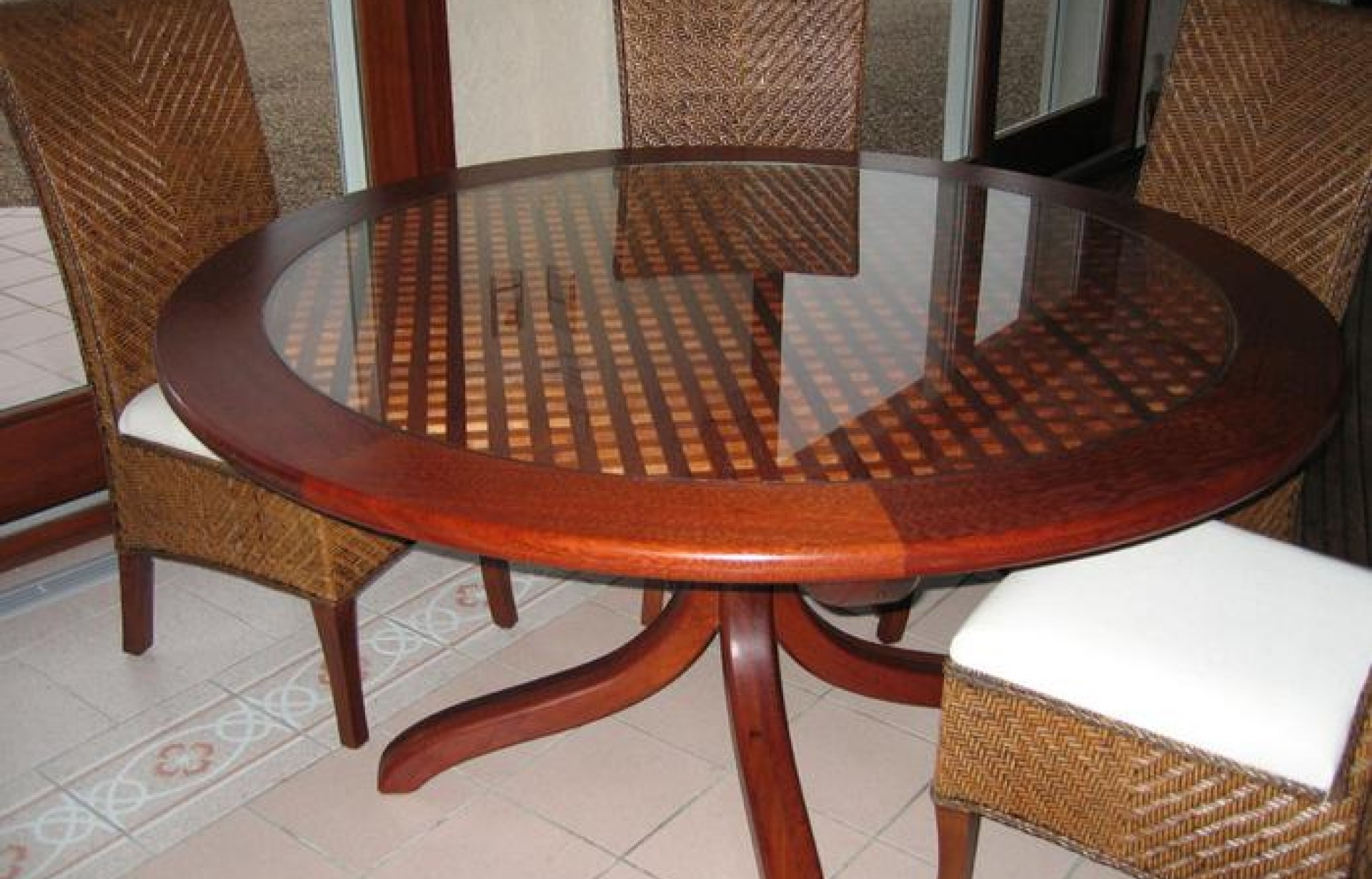 Table en Doussié sur mesure