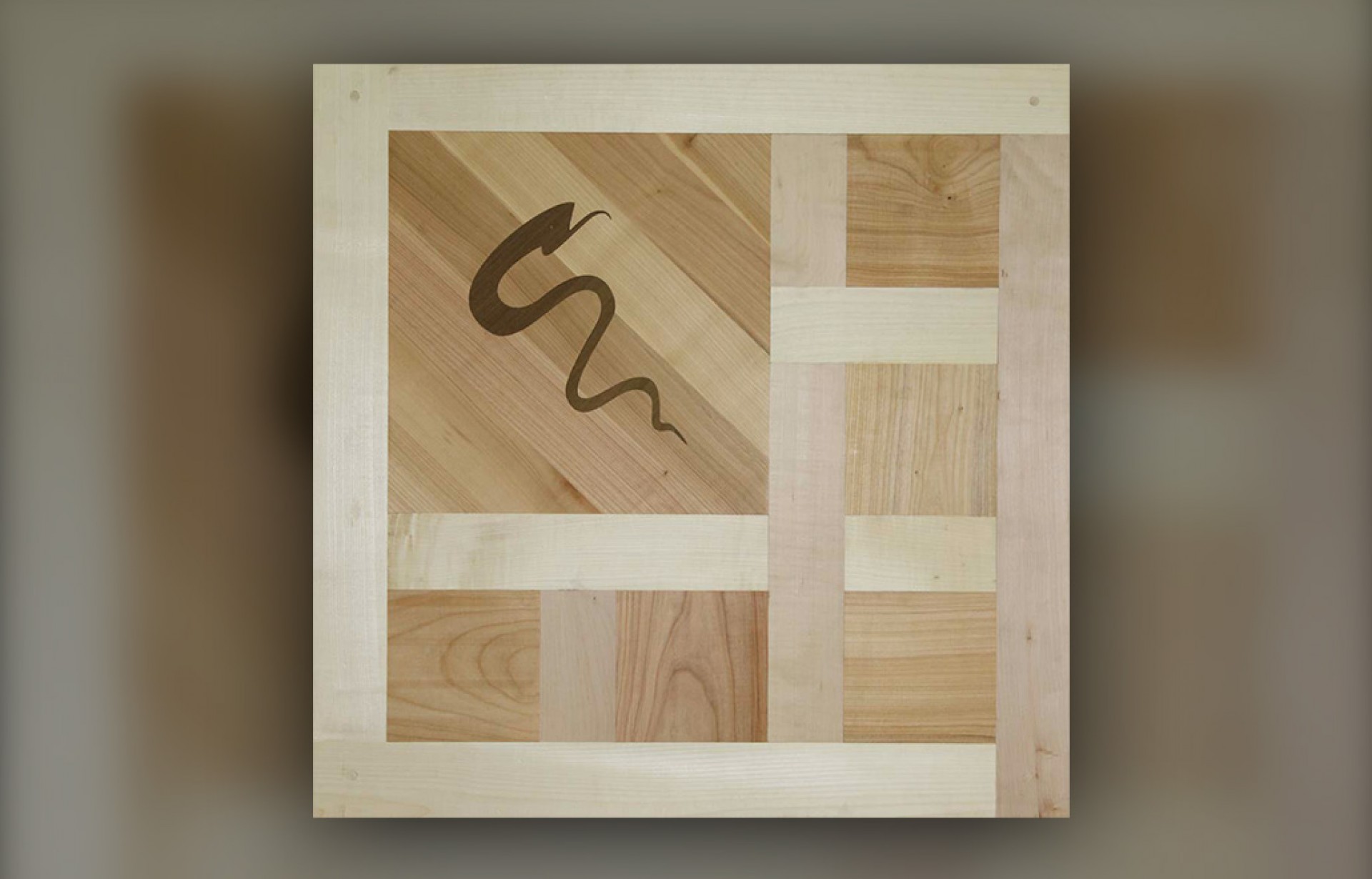 Panneau-sur-mesure : Panneau Chantilly en merisier et érable. Serpent en IPE